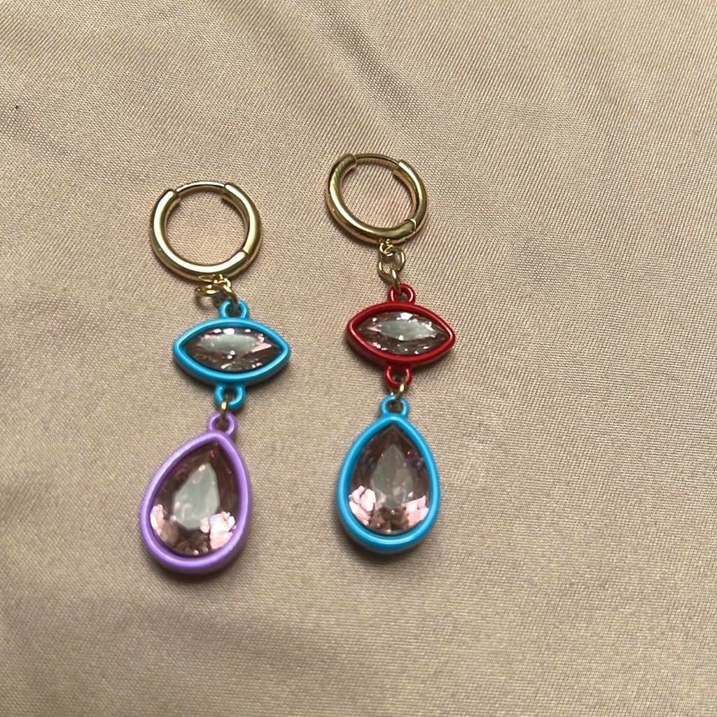 Roller Rabbit Mismatched Drop Stone Earrings